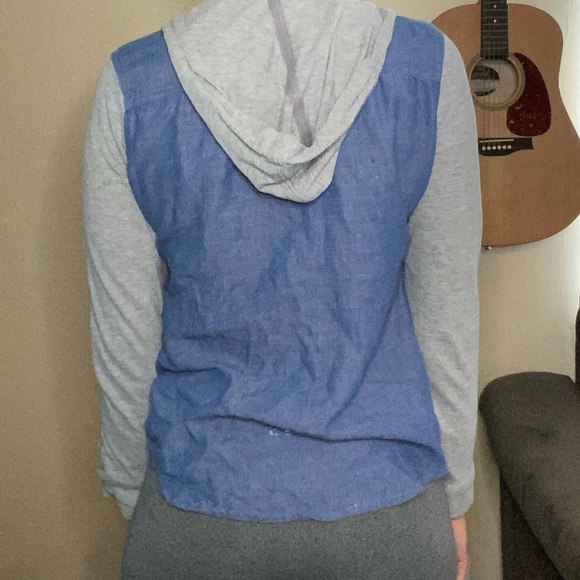 Long Sleeve Button Up - Picture 3 of 4